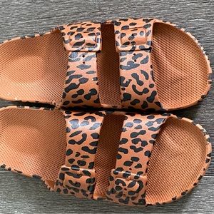 Freedom Moses sandal, size 37/38.